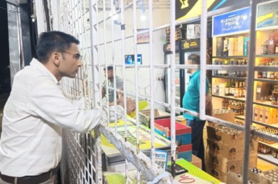 सर्किल बार में आग की घटना पर डीएम सख्त; बार लाइसेंस 15 दिन के लिए निलंबित