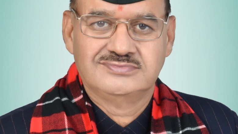 ग्राम्य विकास मंत्री गणेश जोशी से खत्याड़ी गांव प्रतिनिधिमंडल ने की मुलाकात