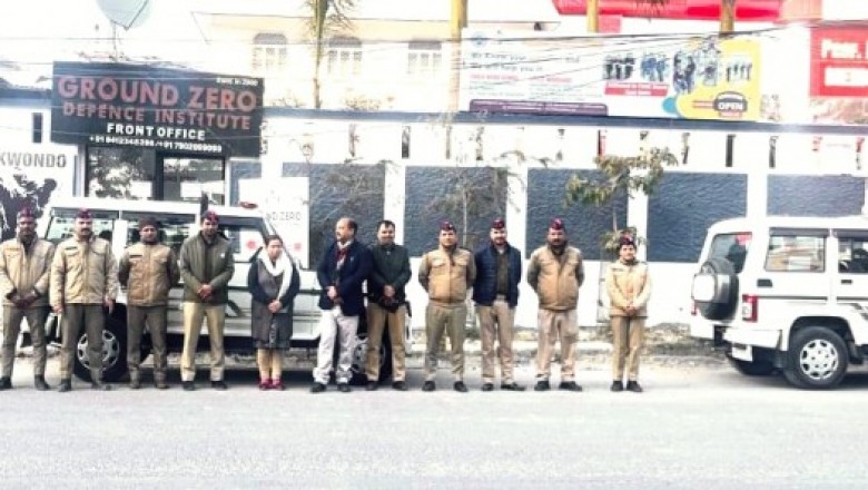 अभियान के प्रथम तीन दिनों में चार पहिया और दुपहिया वाहन चालकों को पुष्प देकर समझाने एवं गांधीगीरी के माध्यम से यातायात नियमों के प्रति किया गया जागरूक