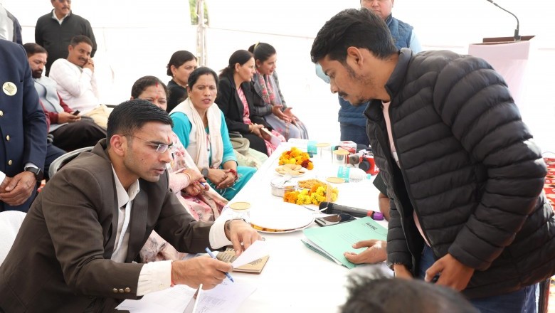 मृत्यु प्रमाण पत्र प्रकरण में लापरवाही; डीएम ने डीपीआरओ का रोका वेतन तो जारी हुए प्रमाण पत्र