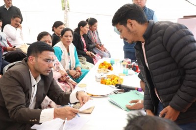 मृत्यु प्रमाण पत्र प्रकरण में लापरवाही; डीएम ने डीपीआरओ का रोका वेतन तो जारी हुए प्रमाण पत्र