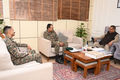 ब्रिगेडियर सुधीर मलिक ने सैनिक कल्याण मंत्री गणेश जोशी से की भेंट,