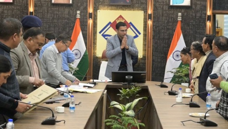 आप हमारे राज्य निर्मातागण; आपकी समस्याओं का निस्तारण करना शासन-प्रशासन का परम दायित्वः डीएम