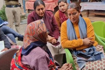 कैबिनेट मंत्री रेखा आर्या ने वृद्ध महिला आश्रमों की महिलाओं के साथ बिताया दिन