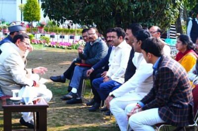 उत्तराखंड अधिकारी कर्मचारी शिक्षक मोर्चा के पदाधिकारियों ने मुख्यमंत्री आवास में मुख्यमंत्री श्री पुष्कर सिंह धामी से भेंट