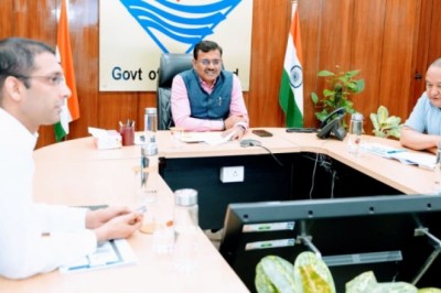 मुख्य सचिव श्री आनन्द बर्द्धन ने मंगलवार को सचिवालय स्थित अपने सभागार में पर्यटन विभाग की समीक्षा की