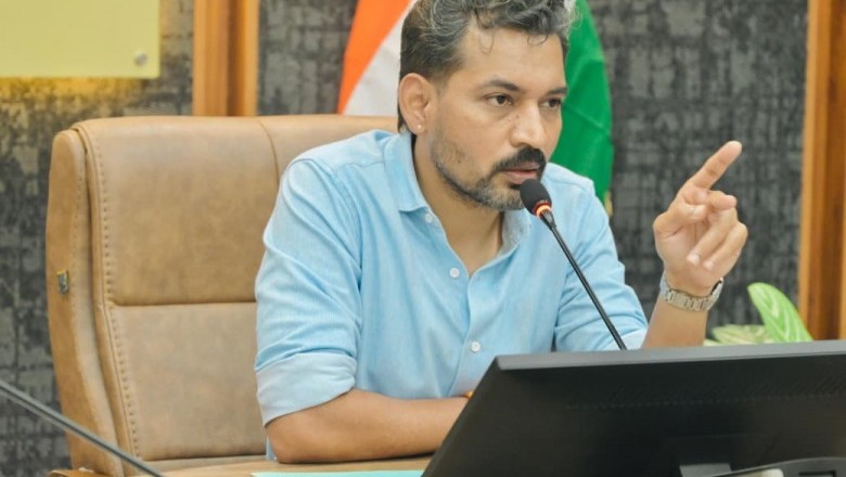 रेयर डिजीज से पीड़ित बच्चों के उपचार हेतु डीएम की पहल; 10 बच्चों के उपचार को जिला प्रशासन ने दिए रू0 9.60 लाख