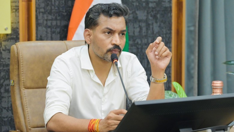 बारिश से क्षतिग्रस्त सड़कों को लेकर प्रशासन सख्त
