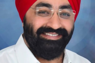 छात्र लोकतंत्र की बुनियादी समझ विकसित करने वाली सबसे महत्वपूर्ण पीढ़ी  : डॉ. जसविंदर सिंह गोगी